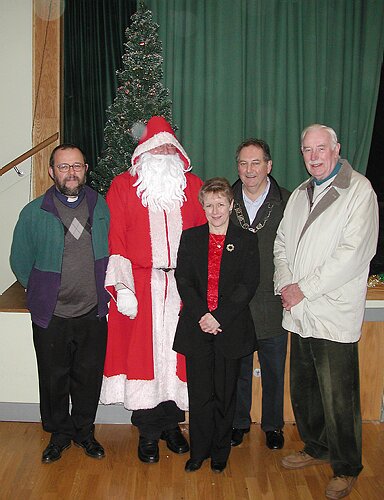025 Santa & Dignitaries 1.jpg